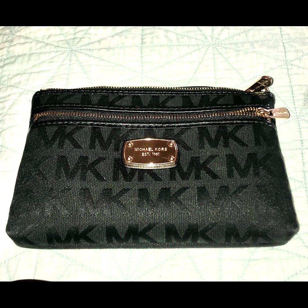 Michael Kors wristlet excellent condition